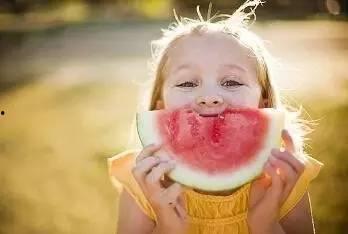 小孩吃糖吃瓜怎么办