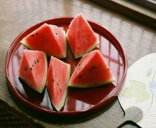 当大家都在吃瓜,揭秘娱乐圈幕后风云